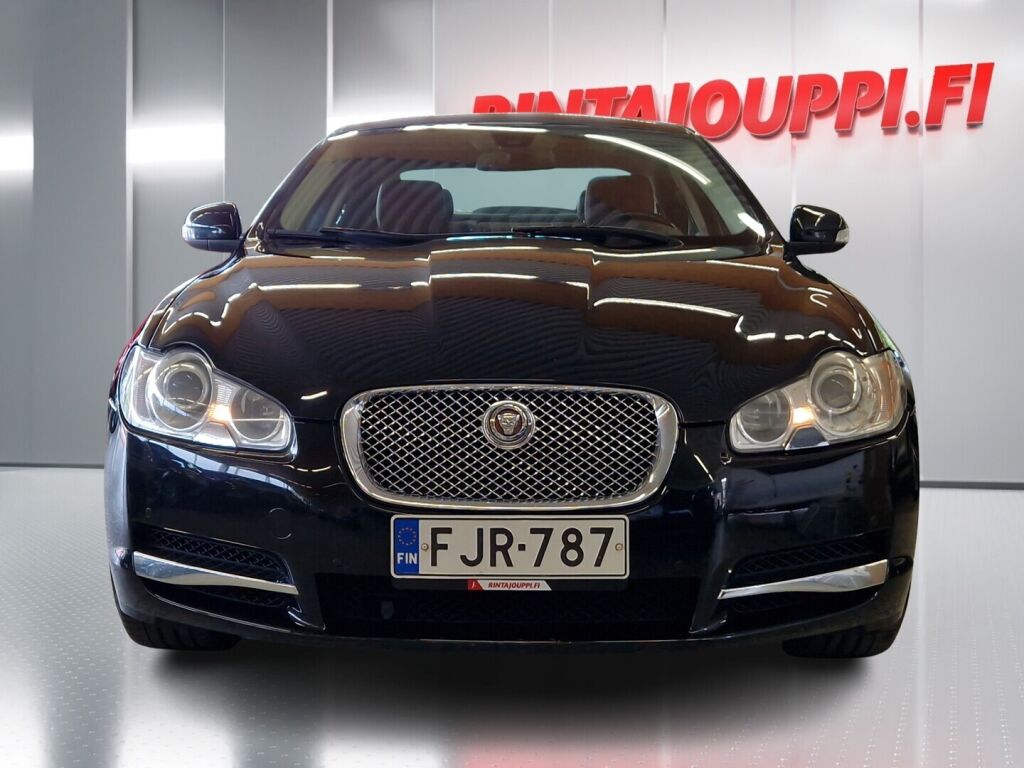 Jaguar XF 2010 Musta