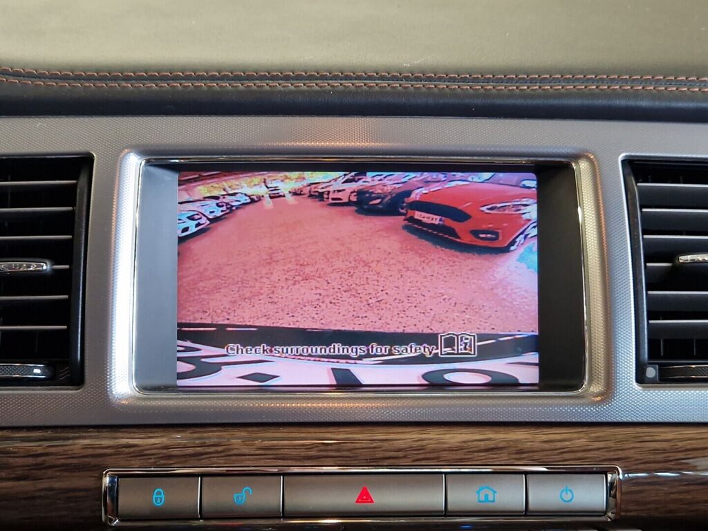 Jaguar XF 2010 Musta