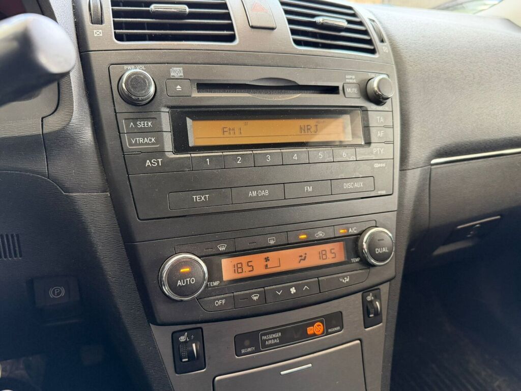 Toyota Avensis 2010 Sininen