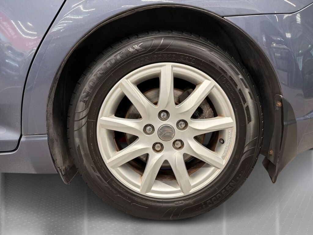 Toyota Avensis 2010 Sininen
