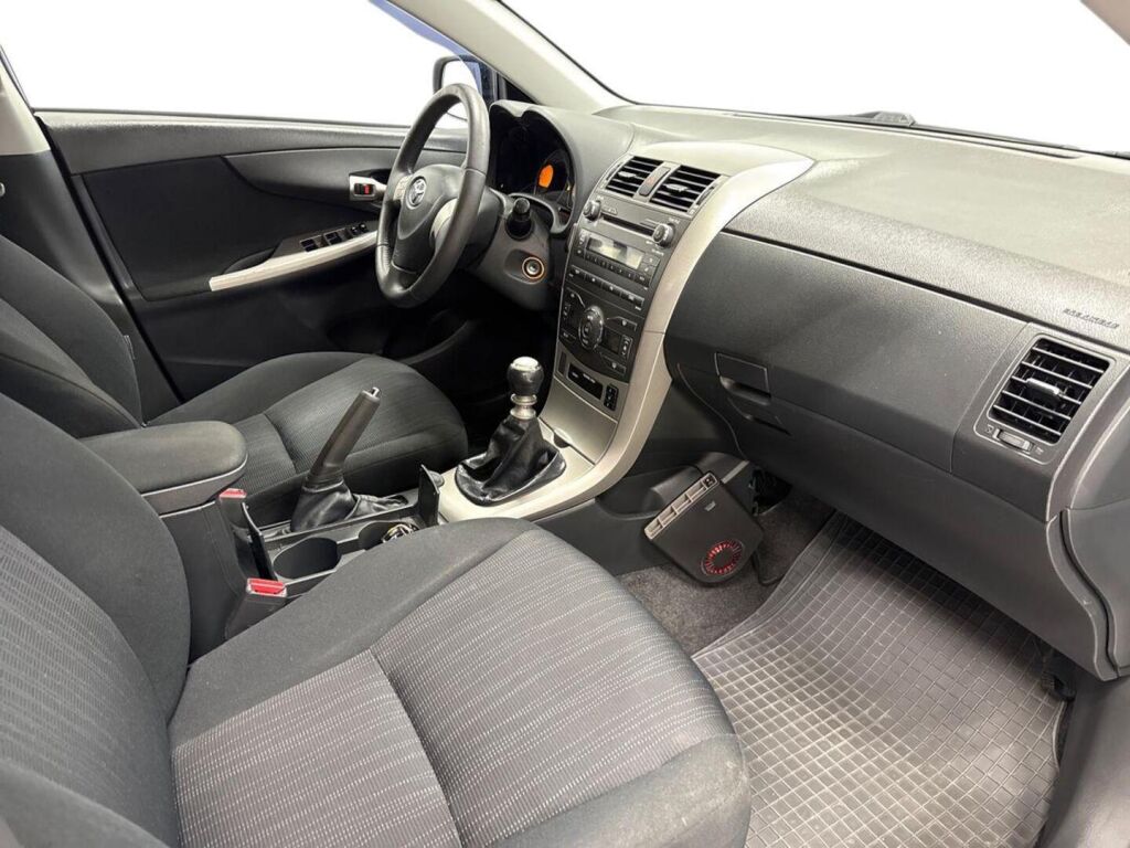 Toyota Corolla 2010 Harmaa