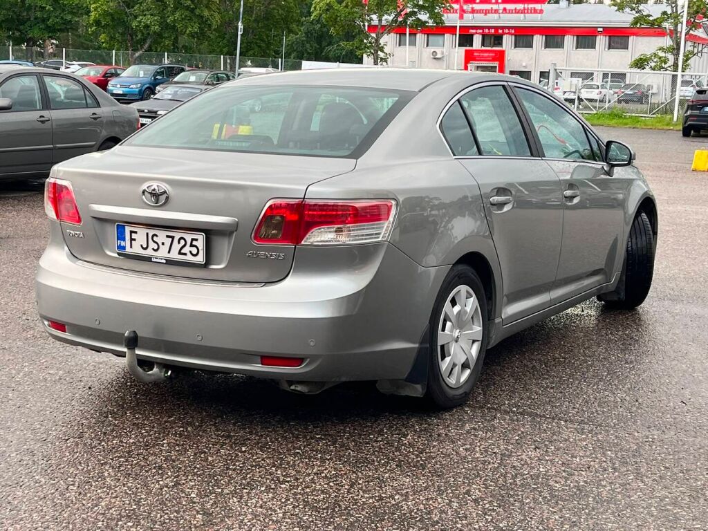 Toyota Avensis 2010 Harmaa