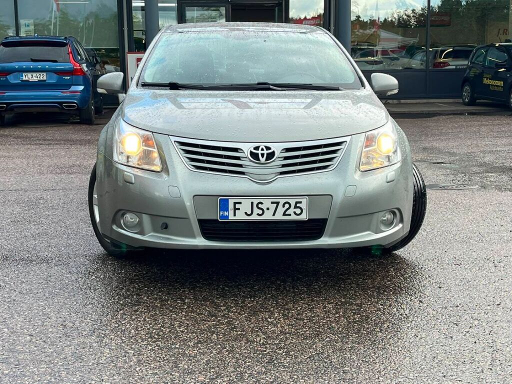 Toyota Avensis 2010 Harmaa