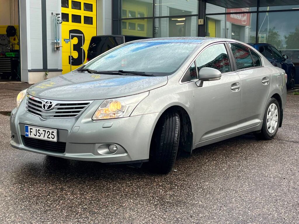 Toyota Avensis 2010 Harmaa