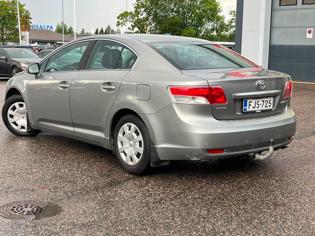 Toyota Avensis 2010 Harmaa