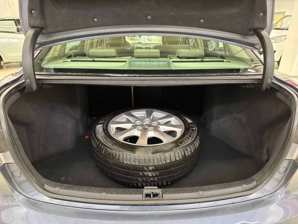 Toyota Avensis 2010 Sininen