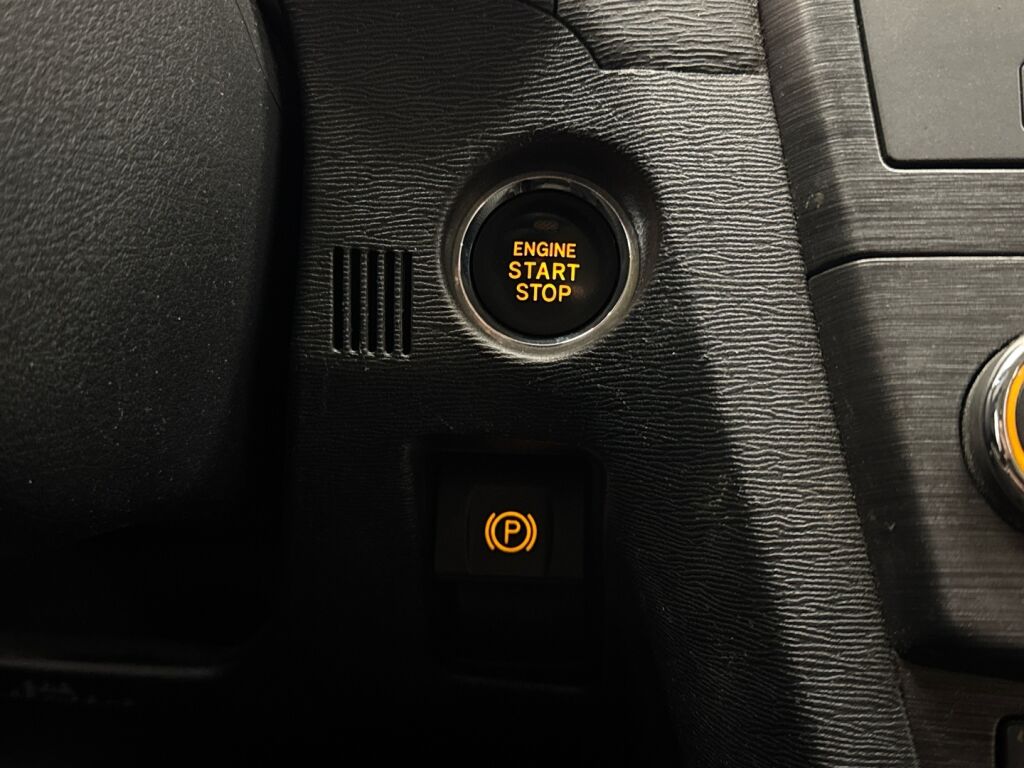 Toyota Avensis 2010 Sininen