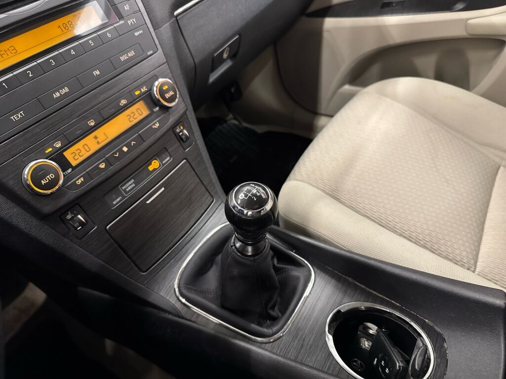 Toyota Avensis 2010 Sininen