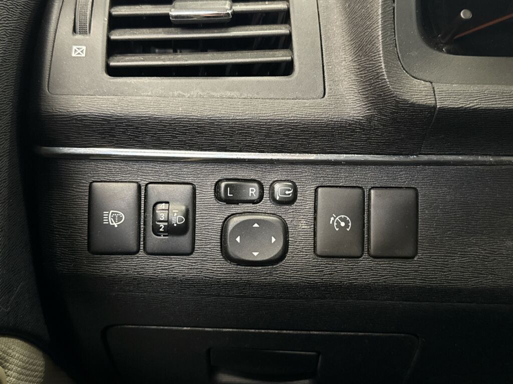 Toyota Avensis 2010 Sininen