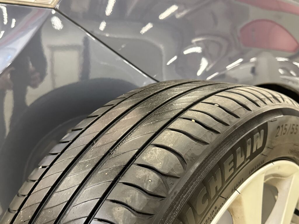 Toyota Avensis 2010 Sininen