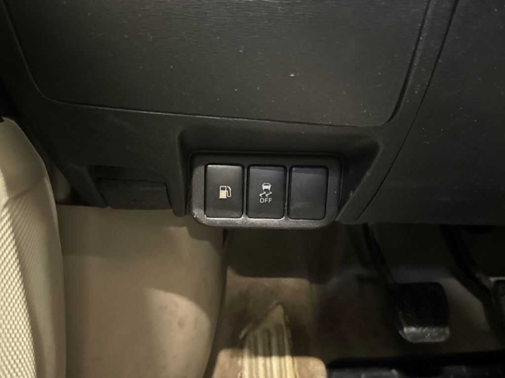 Toyota Avensis 2010 Sininen