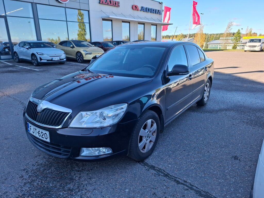 Skoda Octavia 2010 Musta