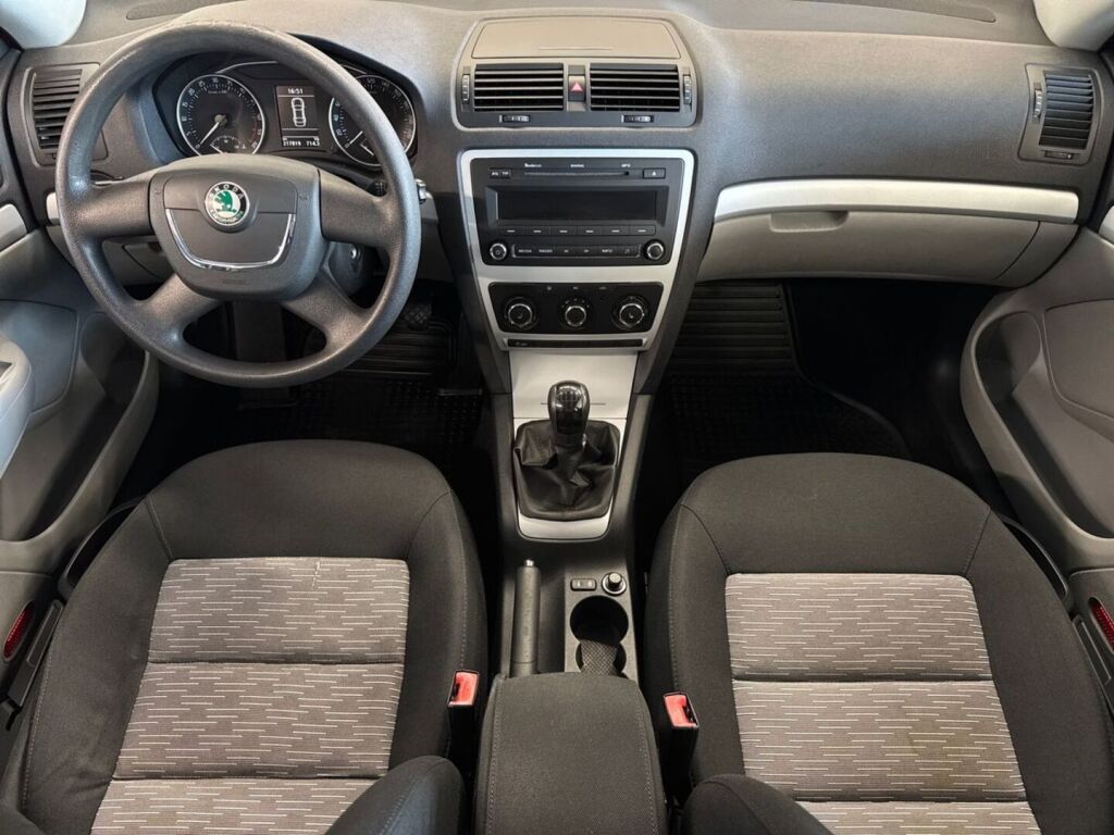 Skoda Octavia 2010 Punainen