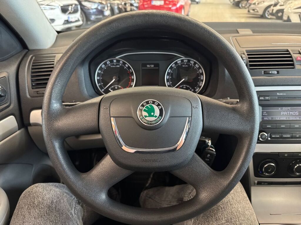 Skoda Octavia 2010 Punainen