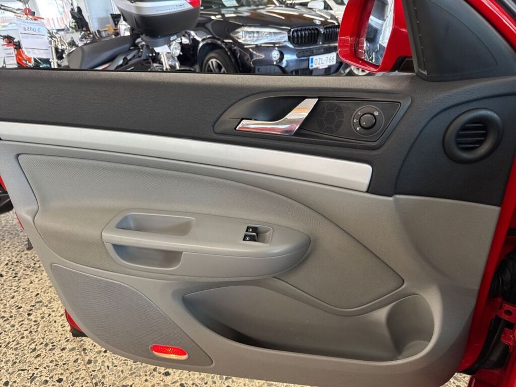 Skoda Octavia 2010 Punainen