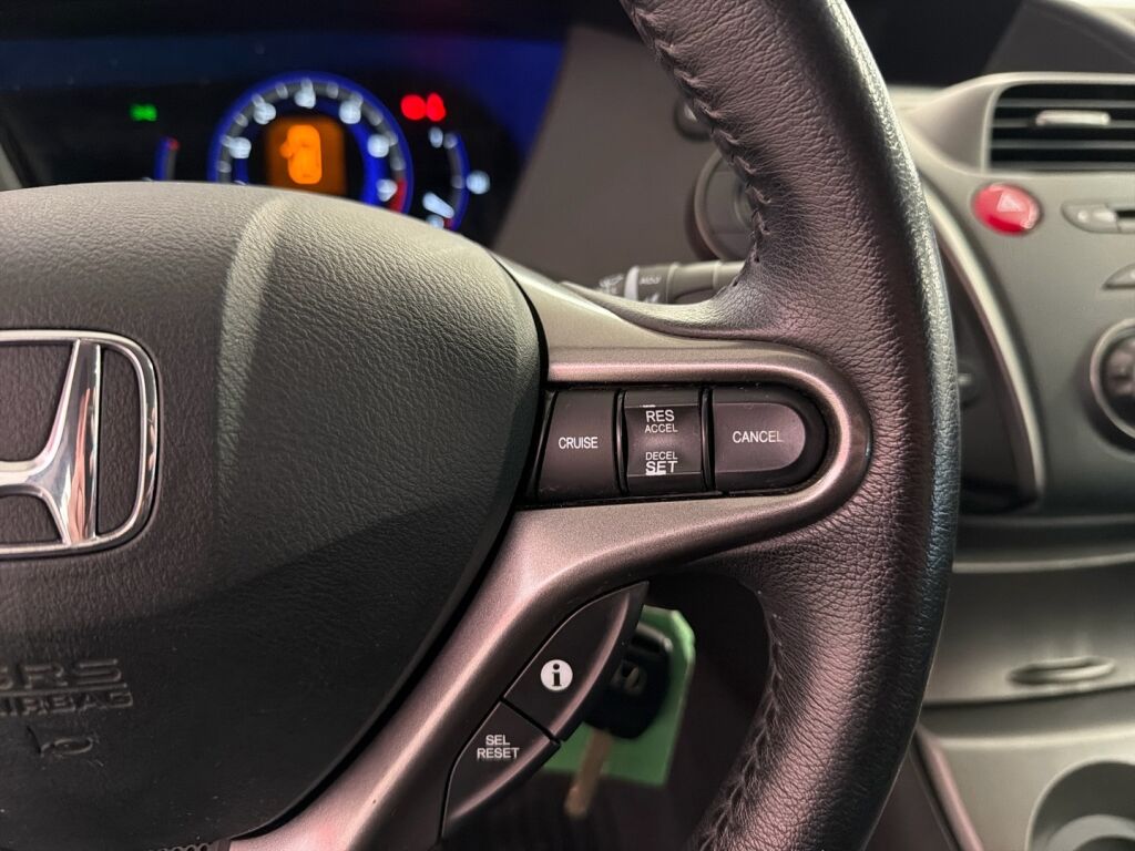 Honda Civic 2010 Valkoinen