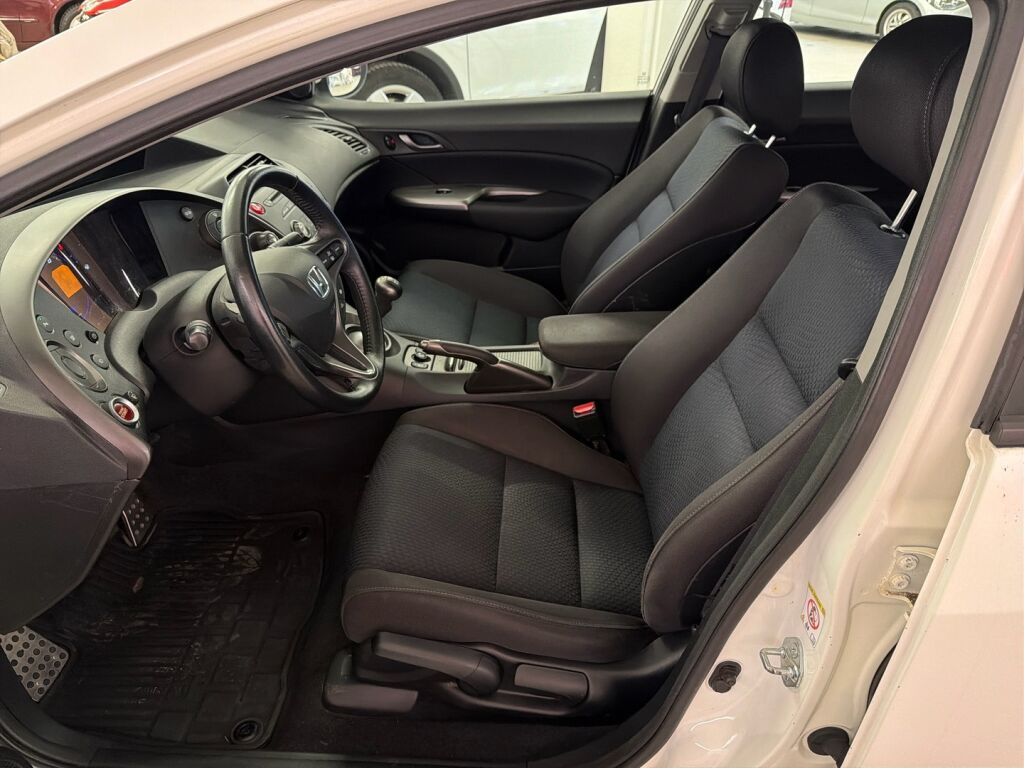 Honda Civic 2010 Valkoinen