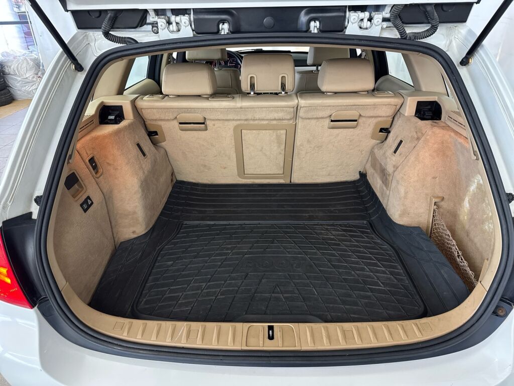 BMW 318 2010 Valkoinen