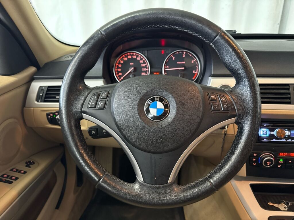 BMW 318 2010 Valkoinen