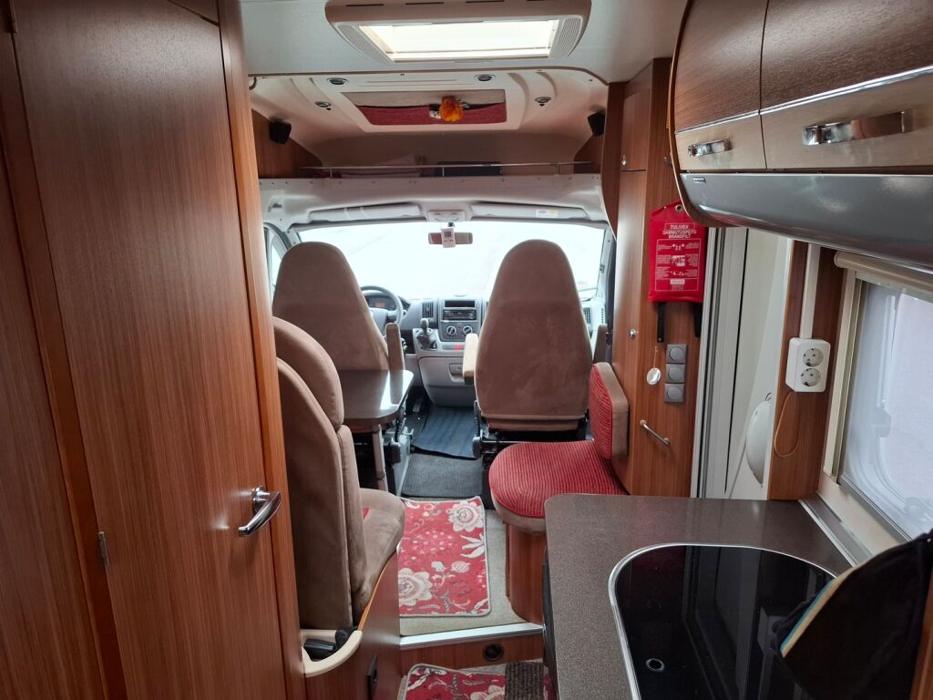 Adria COMPACT SL 2011 Valkoinen