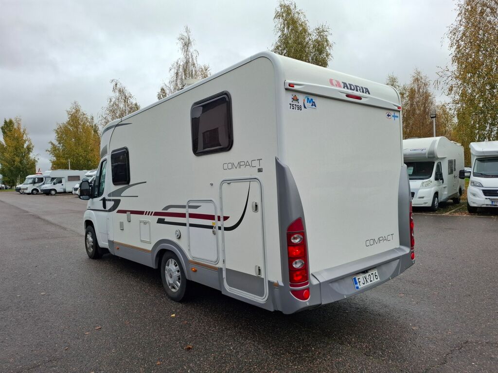 Adria COMPACT SL 2011 Valkoinen