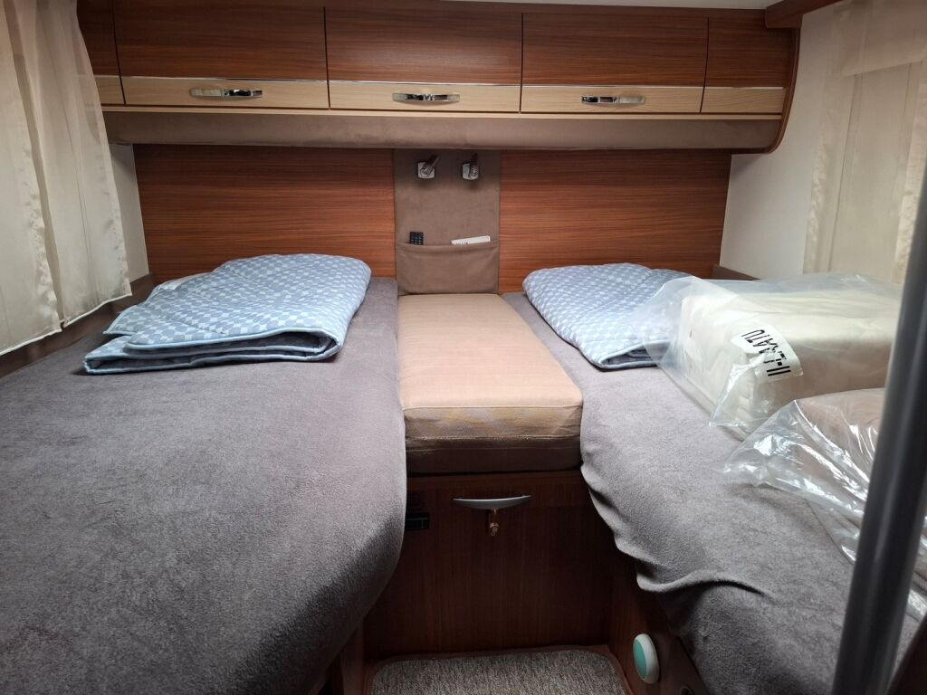 Adria COMPACT SL 2011 Valkoinen