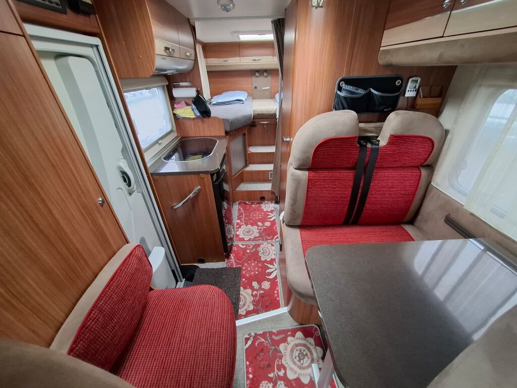 Adria COMPACT SL 2011 Valkoinen