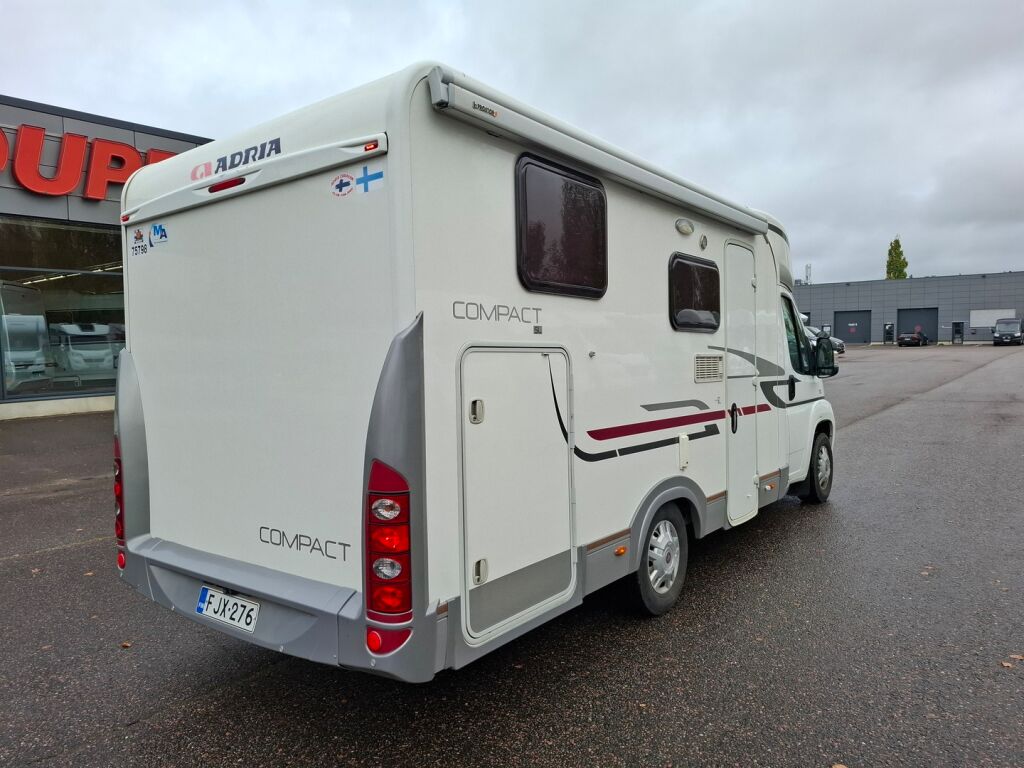 Adria COMPACT SL 2011 Valkoinen