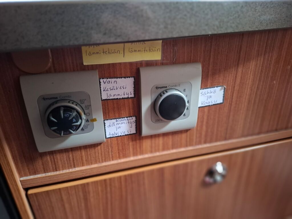 Adria COMPACT SL 2011 Valkoinen