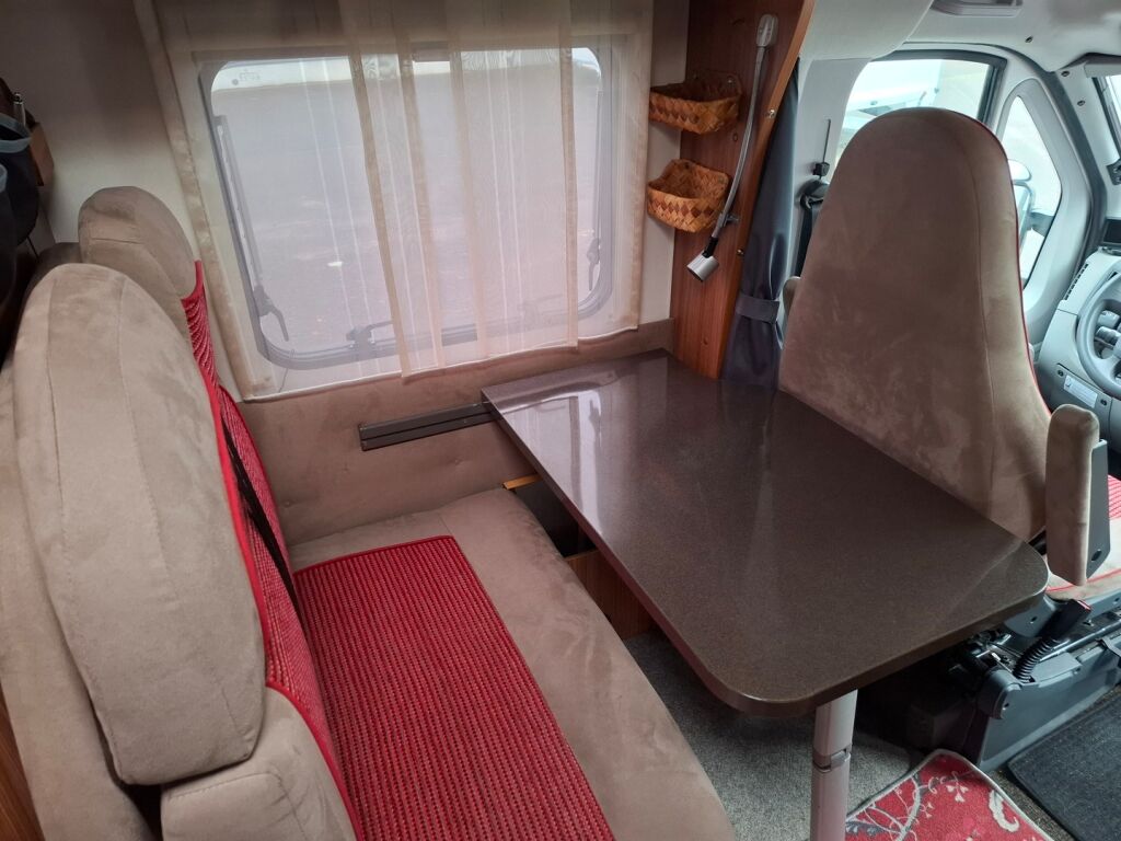 Adria COMPACT SL 2011 Valkoinen