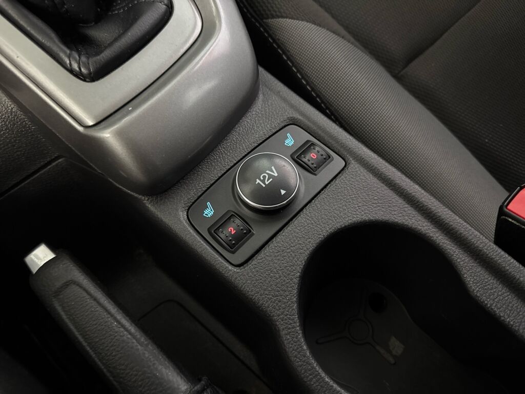 Ford Focus 2012 Valkoinen