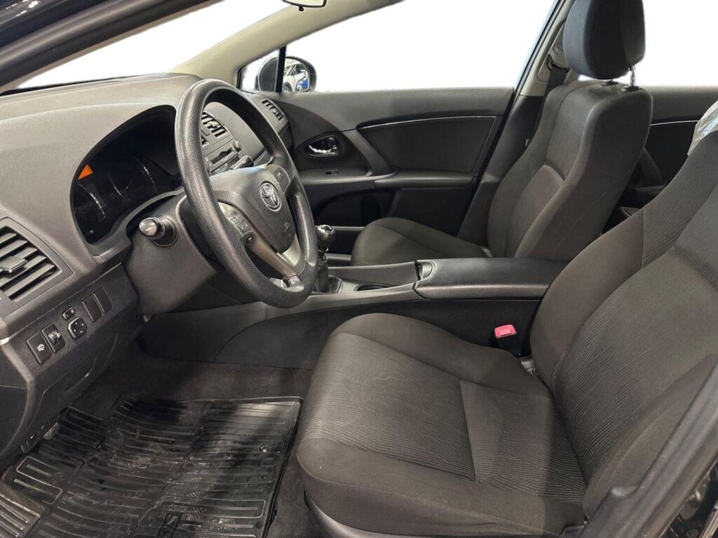 Toyota Avensis 2011 Musta