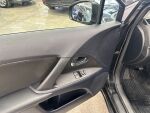 Toyota Avensis 2011 Musta