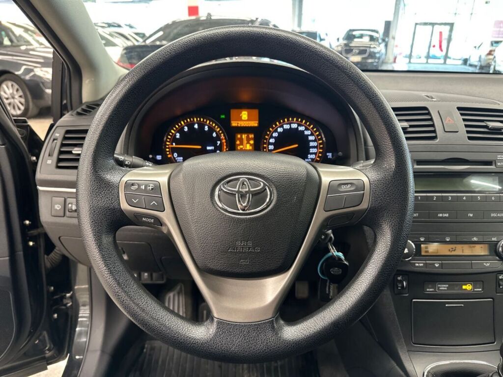 Toyota Avensis 2011 Musta