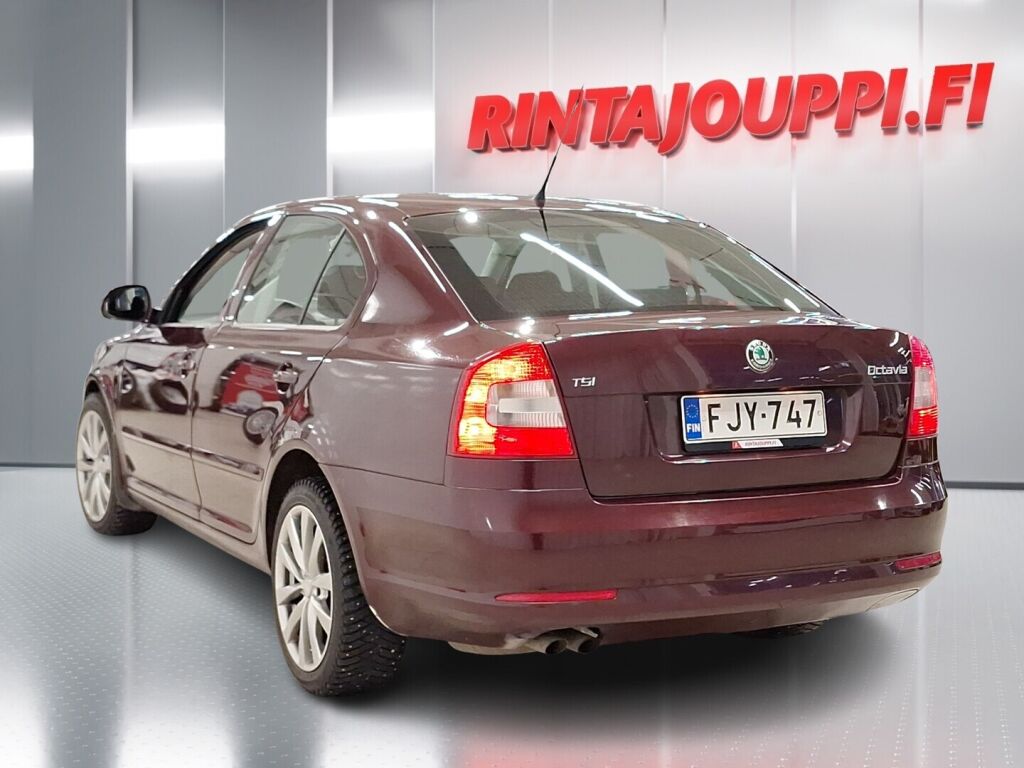 Skoda Octavia 2010 Punainen