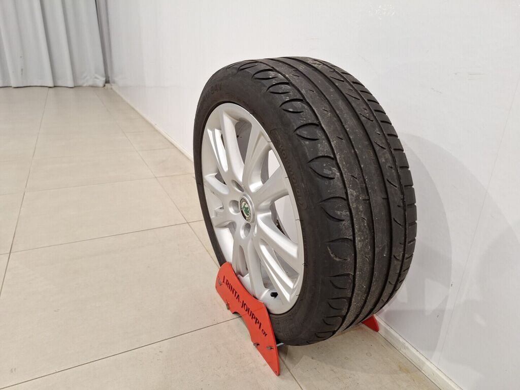 Skoda Octavia 2010 Punainen