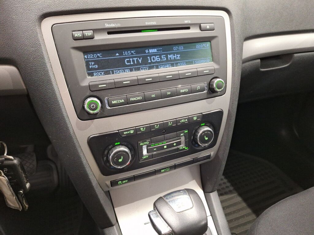 Skoda Octavia 2010 Punainen