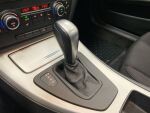 BMW 320 2011 Punainen