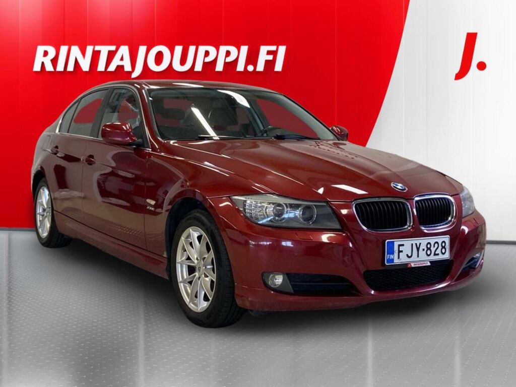 BMW 320 2011 Punainen