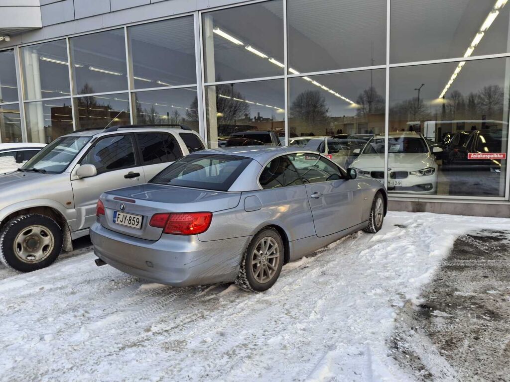 BMW 320 2011 Sininen