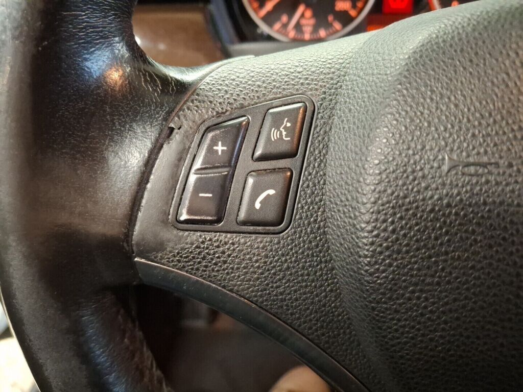 BMW 320 2011 Sininen