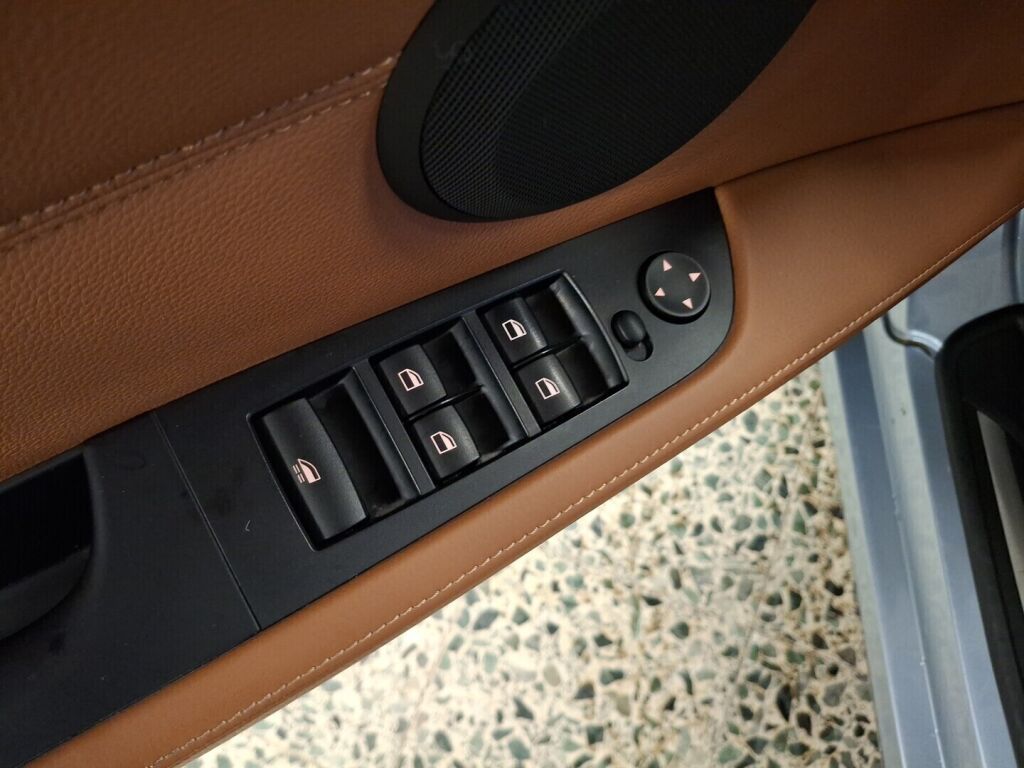 BMW 320 2011 Sininen