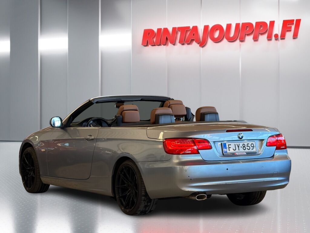 BMW 320 2011 Sininen