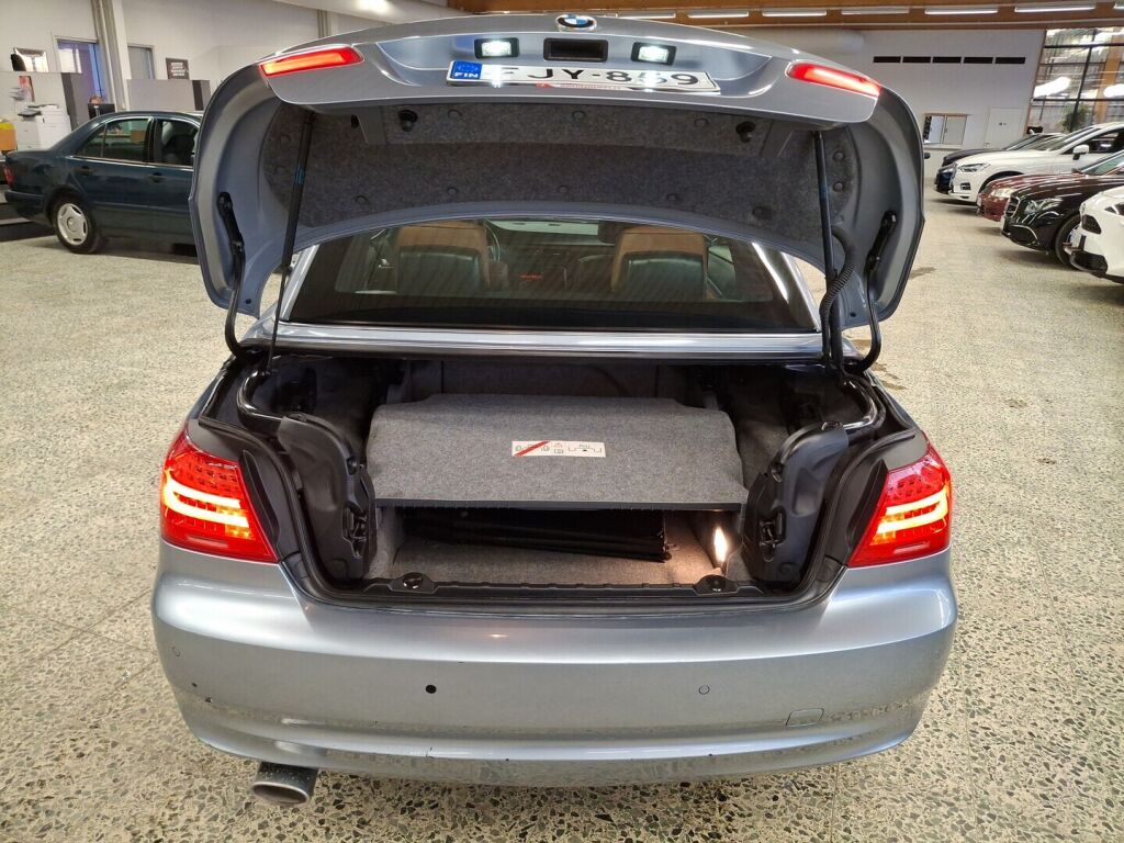 BMW 320 2011 Sininen