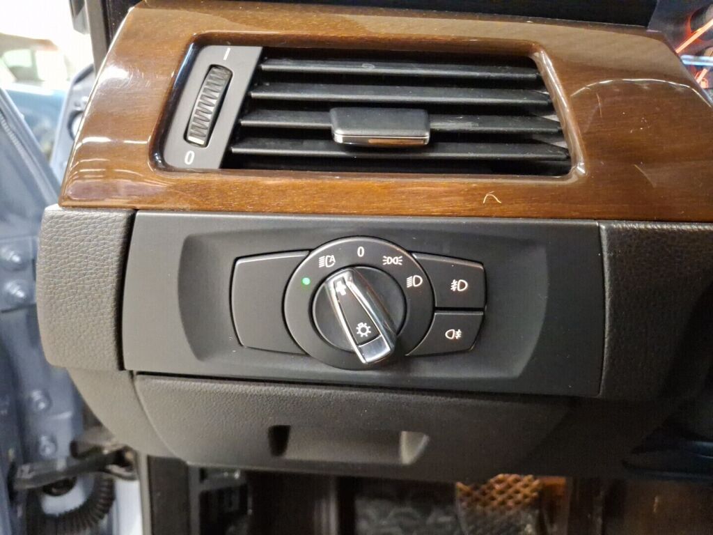 BMW 320 2011 Sininen