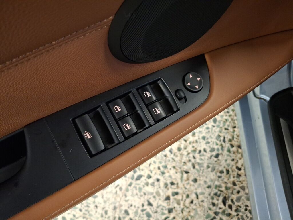 BMW 320 2011 Sininen