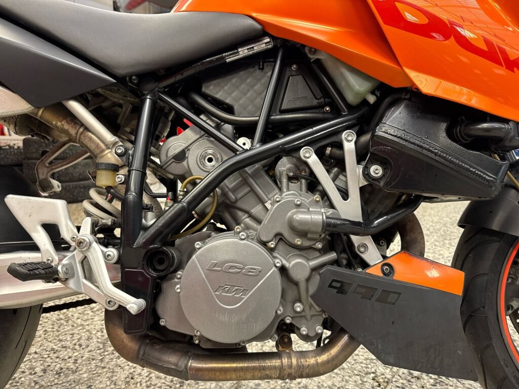 Ktm 990 2005 