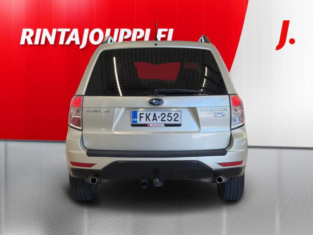Subaru Forester 2011 Keltainen