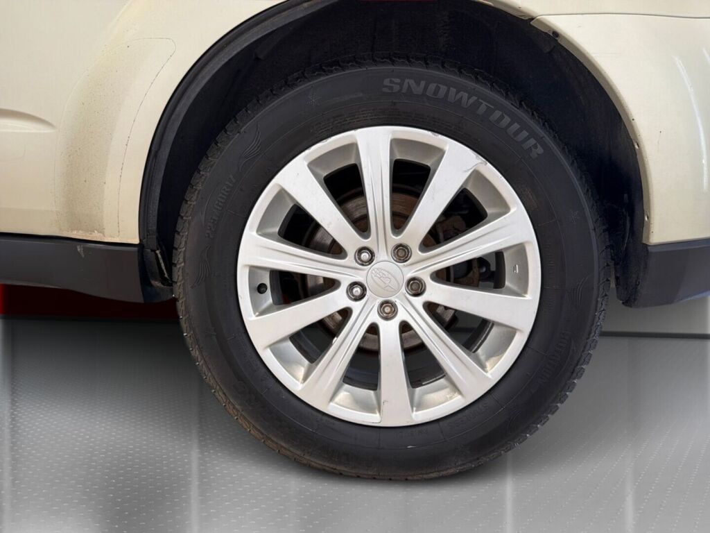Subaru Forester 2011 Keltainen
