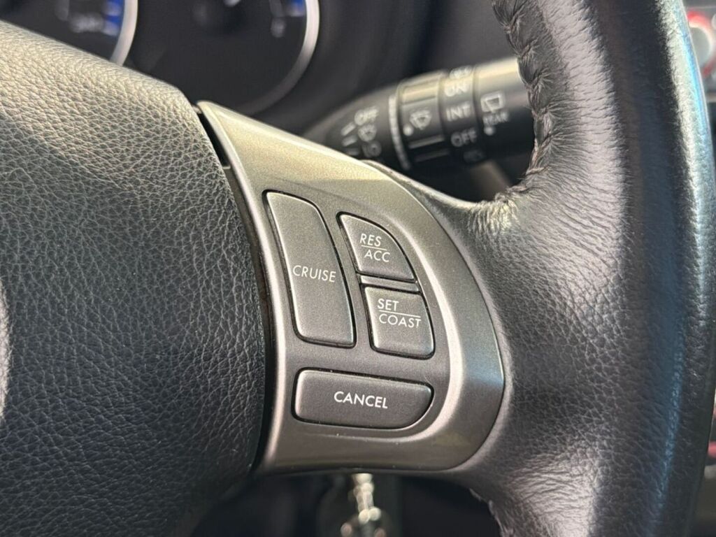 Subaru Forester 2011 Keltainen